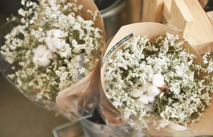 白い花の花束